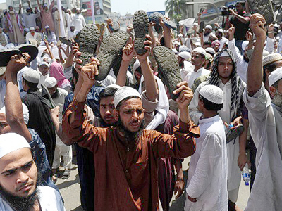 Ζητούν την εκτέλεση των «βλάσφημων» bloggers