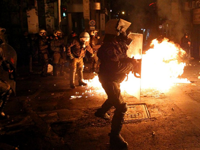 Έδεσσα: Επεισόδια και μολότωφ μεταξύ οπαδών Άρη και ΠΑΟΚ