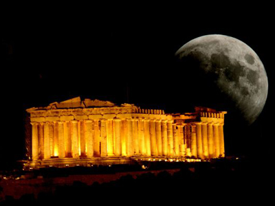 Κρυφτό θα παίξει το φεγγαράκι