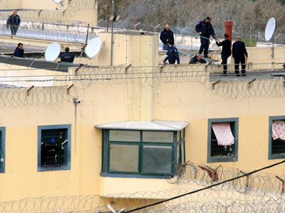 Τα ΜΑΤ κατέστειλαν την εξέγερση των φυλακών Ναυπλίου