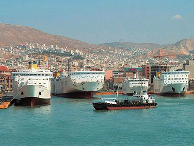 Απελευθέρωση των ακτοπλοϊκών υπηρεσιών ζητά η τρόικα
