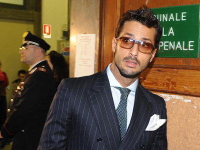 Πολυετής κάθειρξη για Ιταλό παπαράτσι-εκβιαστή