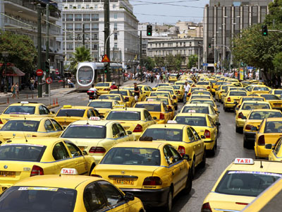 Διυπουργική σύσκεψη ελέγχει την παραβατικότητα των ταξί