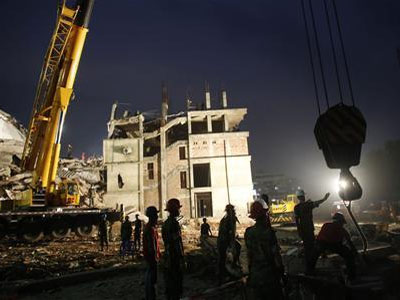 Ντάκα: Σβήνουν οι ελπίδες για επιζώντες