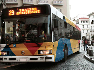 Θεσσαλονίκη: Λεωφορείο παρέσυρε πεζή στην Εγνατία