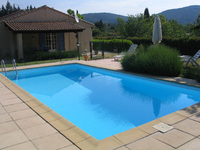 Με νερό της Πυροσβεστικής γέμιζαν τις πισίνες τους