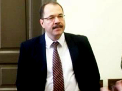 Παρέμβαση Σκανδάμη για εξώφθαλμη ευνοϊκή μεταχείριση