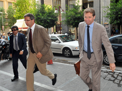 «Μαύρος καπνός» από το Μαξίμου