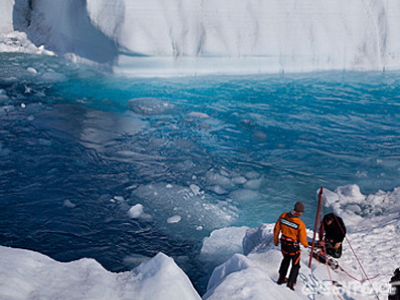 To Αrctic Sunrise στην Αρκτική