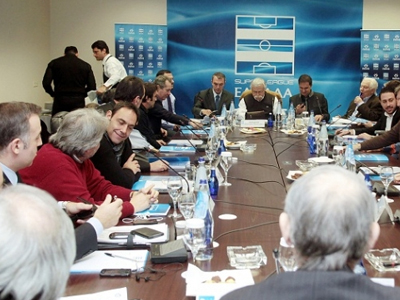 Super League: «Λύση δεν είναι η ποινικοποίηση του ποδοσφαίρου»