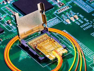 Intel: νέα θύρα για υπολογιστές και gadget του 2015, ταχύτητας 50 Gigabit