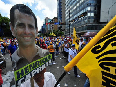 Βενεζουέλα: «Στο κόκκινο» η προεκλογική αντιπαράθεση Βενεζουέλα: «Στο κόκκινο» η προεκλογική αντιπαράθεση