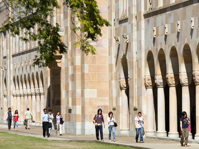 Απεβίωσε ο κορυφαίος πανεπιστημιακός Κώστας Καστανάς