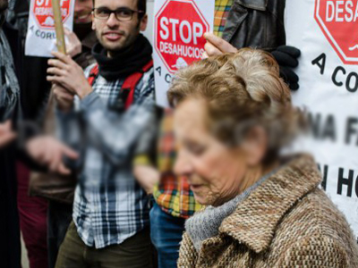 Ισπανός πυροσβέστης που δεν συμμετείχε σε έξωση ηλικιωμένης έγινε ήρωας