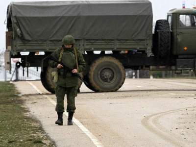 Νέα κατάληψη στρατιωτικού αεροδρομίου από φιλορωσικές δυνάμεις στην Κριμαία