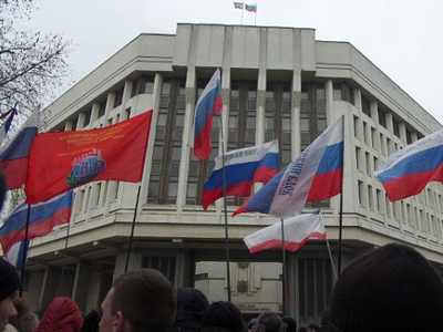 Υπέρ της ένωσης με την Ρωσία τάχθηκε ομόφωνα η Βουλή της Κριμαίας