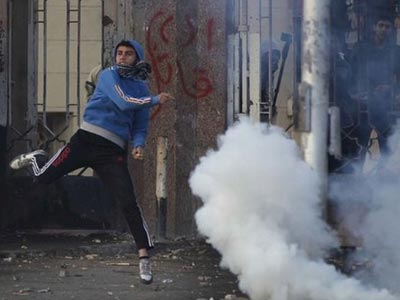 Ένας νεκρός φοιτητής από τις συγκρούσεις στο Κάιρο Ένας νεκρός φοιτητής από τις συγκρούσεις στο Κάιρο