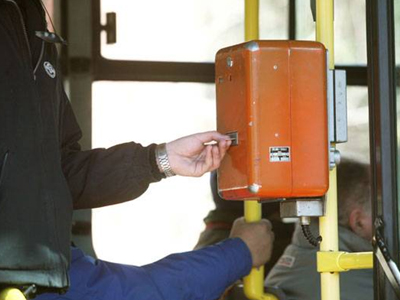 Λαθρεπιβάτης συνταξιούχος αστυνομικός έβγαλε όπλο σε ελεγκτές