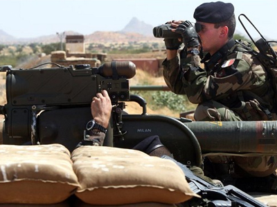 Μάλι: 40 γαλλικά τεθωρακισμένα έφτασαν στο Μπαμάκο Μάλι: 40 γαλλικά τεθωρακισμένα έφτασαν στο Μπαμάκο