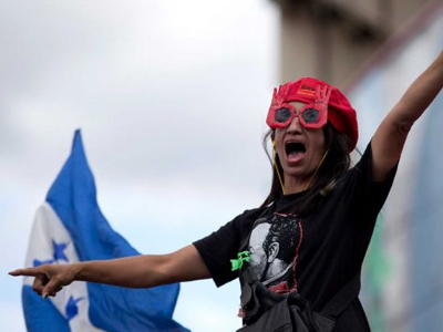 Μαζικές ειρηνικές διαμαρτυρίες στην Ονδούρα Μαζικές ειρηνικές διαμαρτυρίες στην Ονδούρα