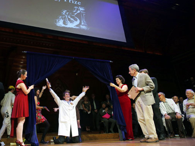 Απονεμήθηκαν τα αντι-Νόμπελ για το 2013