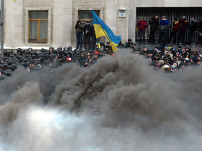 Σε κατάσταση πολιορκίας το κοινοβούλιο της Ουκρανίας