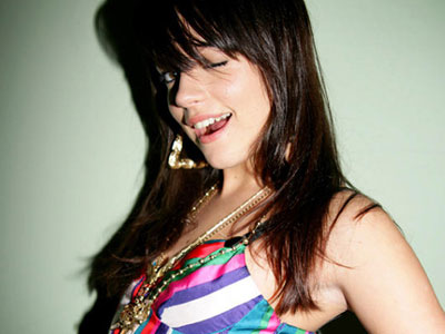 Lily Allen κατά… πειρατείας