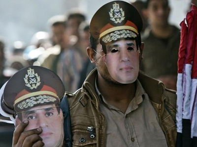 Κάιρο: Ένοπλη επίθεση μασκοφόρων σε στρατιωτικό λεωφορείο