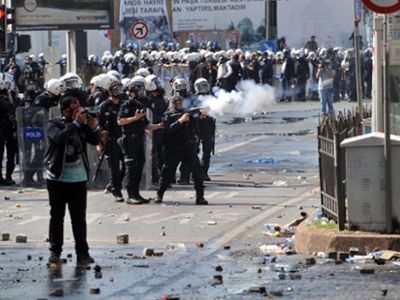 Εκτός ελέγχου η κατάσταση στην Πόλη