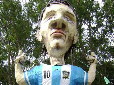 «Καίγοντας» τον Μέσι στη Λα Πλάτα