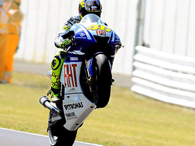 O Rossi ονειρεύεται καριέρα στους αγώνες αυτοκινήτου