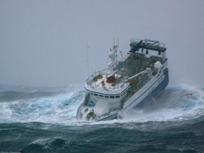 Διακόπηκαν οι έρευνες για τους αγνοουμένους του ναυαγίου στη Βόρεια Θάλασσα