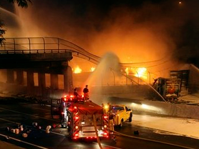 Τραγωδία στο Ριάντ έπειτα από έκρηξη βυτιοφόρου Τραγωδία στο Ριάντ έπειτα από έκρηξη βυτιοφόρου