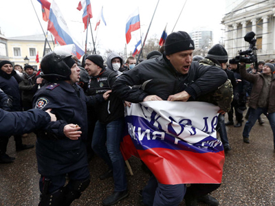 Νέες καταλήψεις από ρωσόφωνους στην ανατολική Ουκρανία