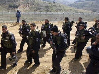 Ταξιαρχία του ισραηλινού στρατού αναπτύσσεται απέναντι από το αιγυπτιακό Σινά