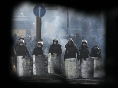 Ουκρανία: Αποσύρθηκαν οι αυστηροί περιορισμοί για τις διαδηλώσεις