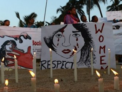 Στο Νέο Δελχί μεταφέρθηκε η σορός της άτυχης Ινδής φοιτήτριας Στο Νέο Δελχί μεταφέρθηκε η σορός της άτυχης Ινδής φοιτήτριας