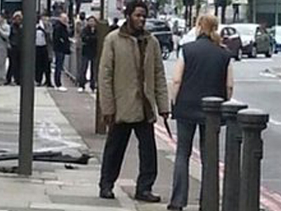 Λονδίνο: Ηρωίδα η γυναίκα που «αντιμετώπισε» τον δράστη Λονδίνο: Ηρωίδα η γυναίκα που «αντιμετώπισε» τον δράστη