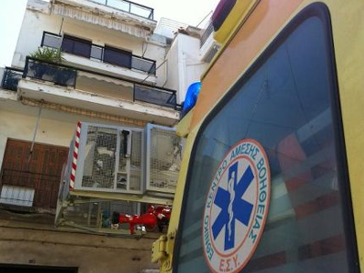 Πέταξε τον αδελφό του από το μπαλκόνι