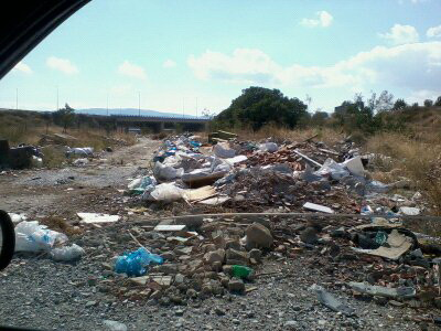 Σκουπιδότοπος δίπλα στο Πανθεσσαλικό Στάδιο