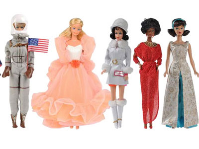 Η Μπάρμπι αστροναύτης, η Μπάρμπι νοσοκόμα, η Μπάρμπι μαθήτρια…