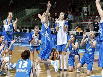 Οι γυναίκες στις Ένοπλες Δυνάμεις παίζουν μπάσκετ