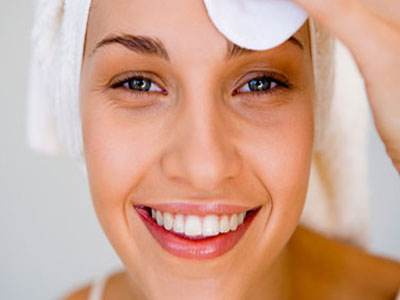 Καθαρίστε το δέρμα σας μετά το… σπίτι