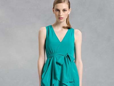 Nτυθείτε με επώνυμα ρούχα σε τιμές έκπληξη