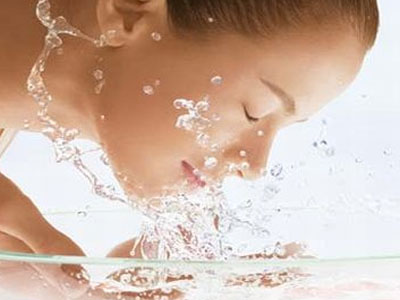 Η καλή χρήση του νερού μάς κάνει όμορφες