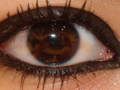 «Ναι» στο eye liner, αλλά με προσοχή