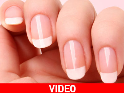 Κάντε μόνες σας γαλλικό μανικιούρ