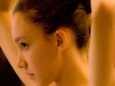 Χτενίστε τα μαλλιά σας μόνες σας σε ένα σινιόν