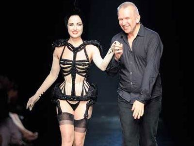 Πάλι προκαλεί ο Jean Paul Gaultier