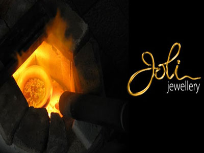 Angelina Jolie: Και σχεδιάστρια κοσμημάτων